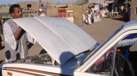 Hassan, euphorischer Taxi-Fahrer am Nil, Sudan