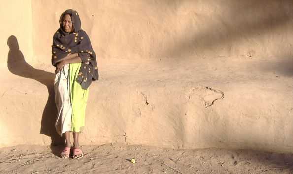 Alte nubische Frau bei Delgo, Sudan