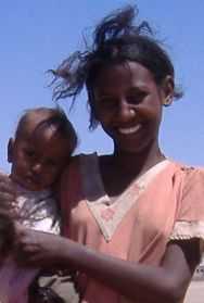 Sudanesisches Mädchen mit Baby (sudanese girl with baby)