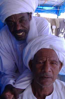 Sohn und Vater in Selim bei Dongola, Sudan