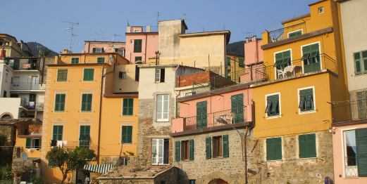 Häuserfront in Corniglia, Cinque Terre