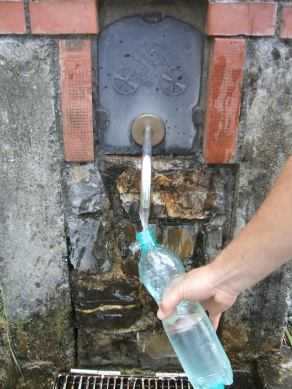 Fahrrad-Brunnen am Valico Guaitarola (617 m)
