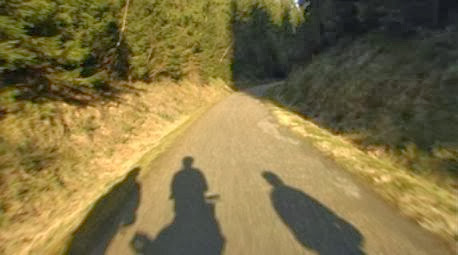 Schatten am Abend auf dem Bockl-Radweg