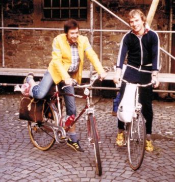 Georg Menke und Christop Gocke vor der Abteikirche in Essen-Werden