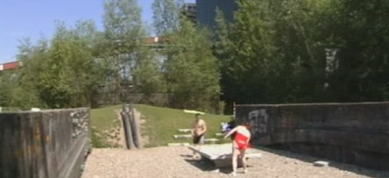 Unesco-Weltkulturerbe Zeche Zollverein: Tischtennisspielen in Industrie-Ruinen