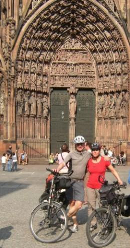 Christoph & Miri im April 2011 vor dem Strasbourger Münster, Frankreich