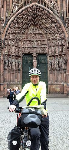 Christoph im April 2014 vor dem Strasbourger Münster, Frankreich